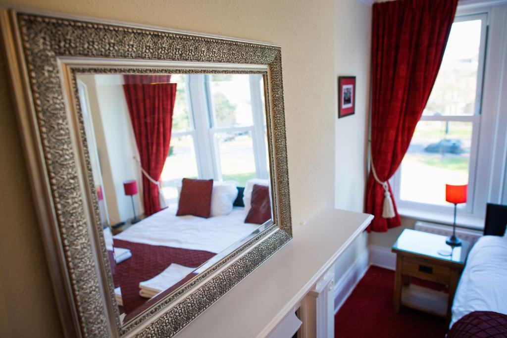 Shannon Court Harrogate Rum bild