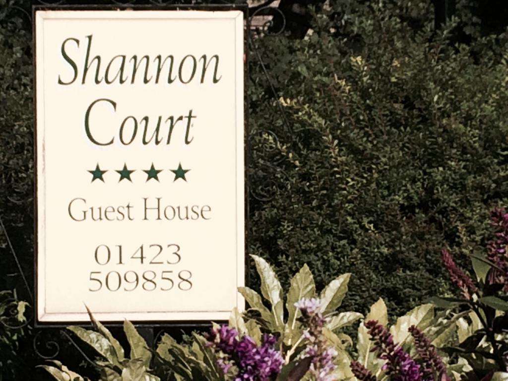 Shannon Court Harrogate Exteriör bild